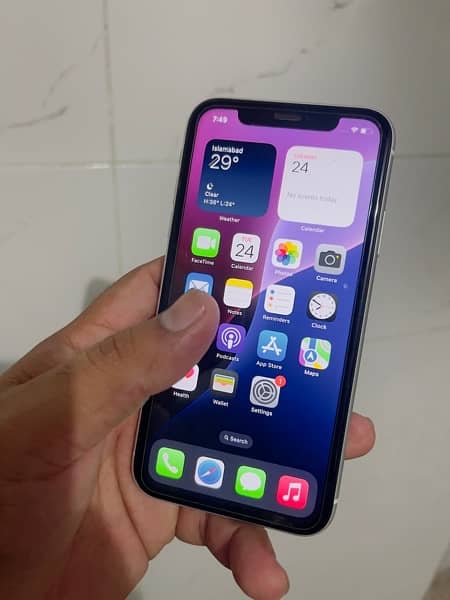 IPHONE XR 64 GB Good condition all ok sim working 3