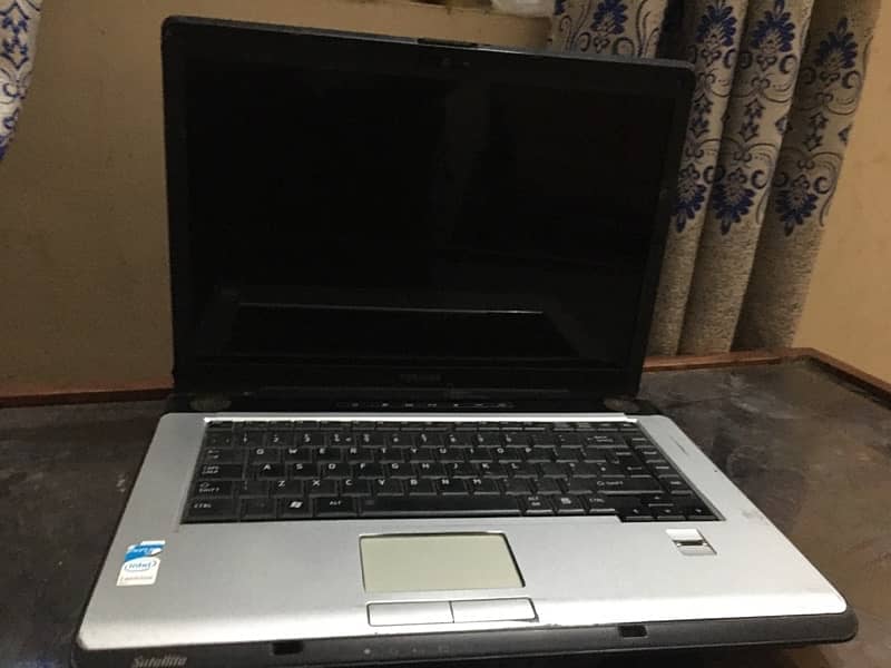 Toshiba laptop good condition 1