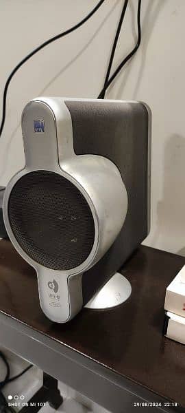 kef kit-100 stereo and home theater speakers system. lik bose. klipsch 2