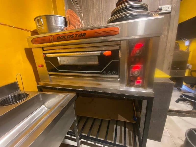 Gold star oven for pizza making 1