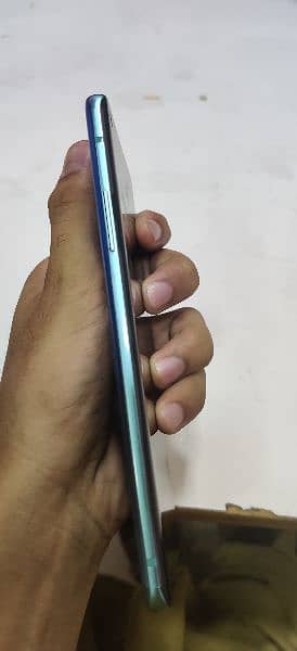 one plus 8 8/128gb 10/10 condition all ok just hlka sa screen pr scrTh 5