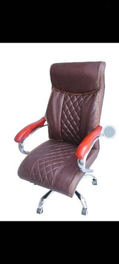 Executive chair with power full structure