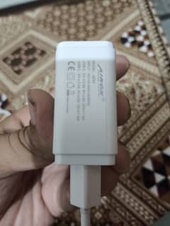 original charger 18 watt 1 hour full charges