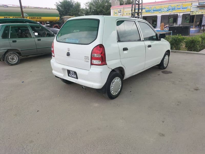 Suzuki Alto 2011 in very good condition 3