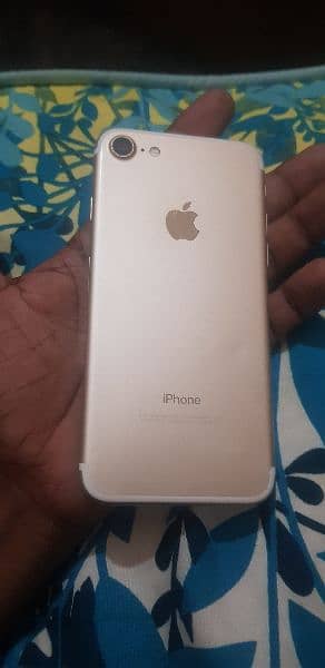 iphone 7 (32)gb 4