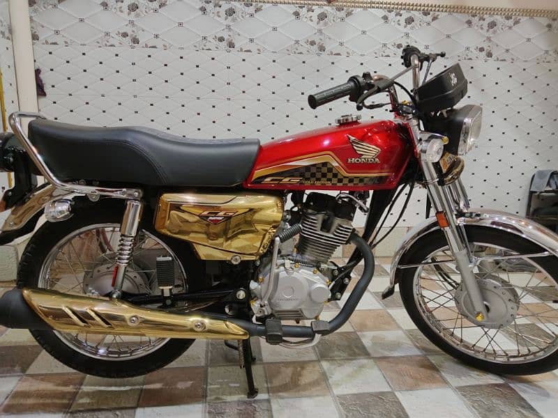 CG 125 (Special Addition) GOLD 10/10 condition 0