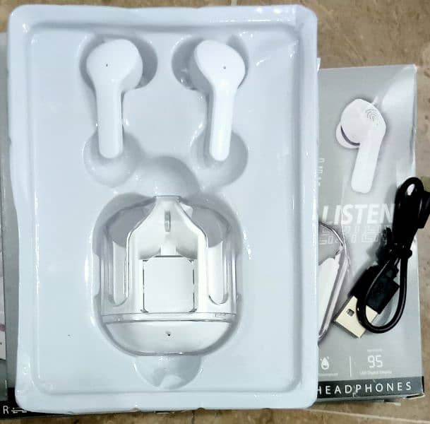 Air 31 earphones 2