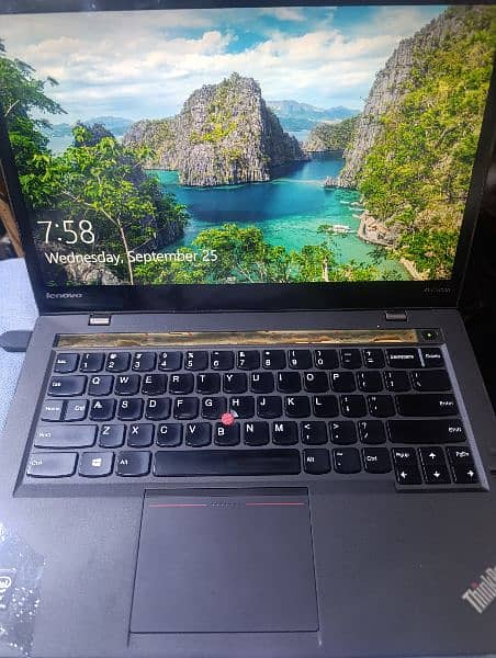 X1 CARBON i7 4th Generation ( 9/10 Condition, with 512 SSD Only 50k) 8