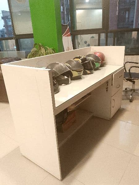 Reception Counter 2