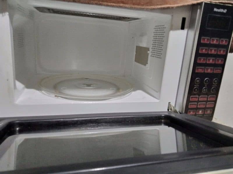 Dawlance microwave oven with grill 1