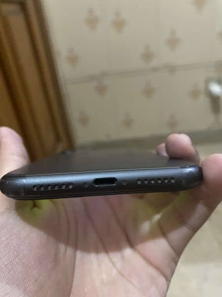 iphone 11 10/10 condition ha 64 jb b. h 93 factory unlock ha face idok 2