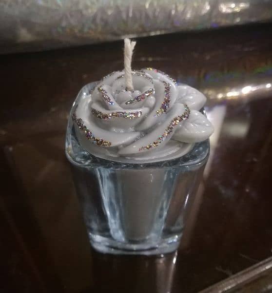 Beautiful glass scented candle for BirthDay or home decorations 1