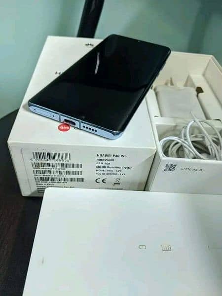 Huawei p30 8 GB ram 256 GB memory 03104007194 0