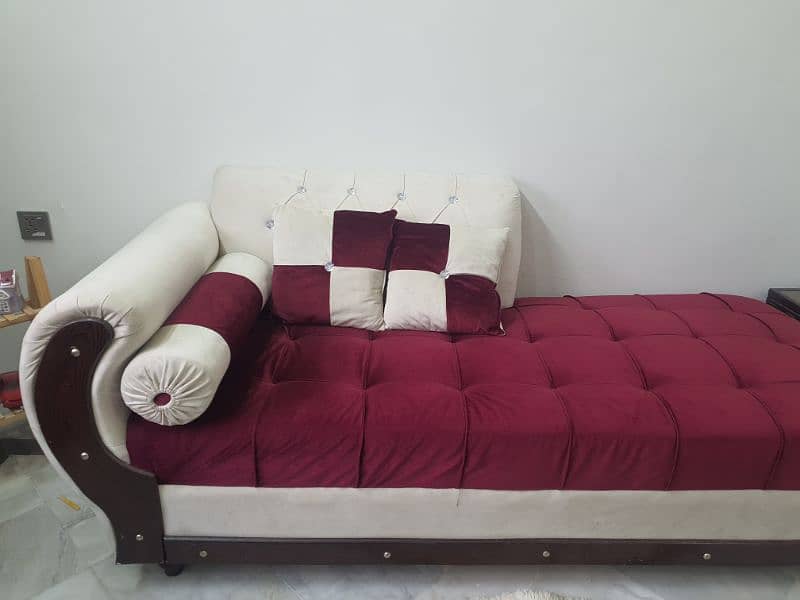 3 Seater Deewan/Sofa 1