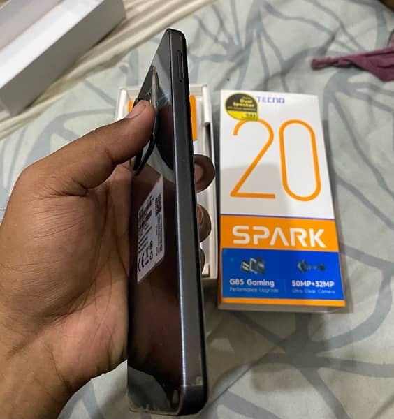 Tecno spark 20 4