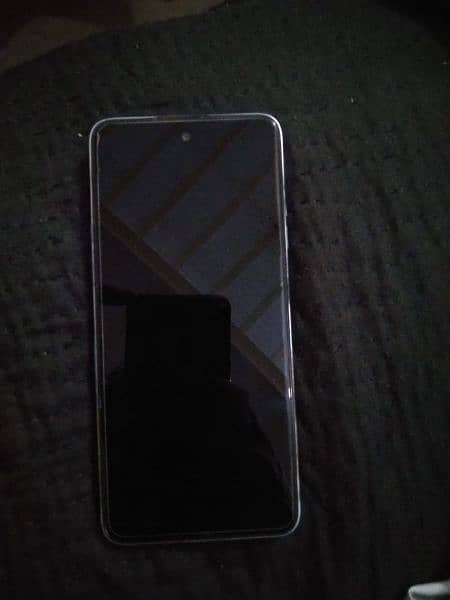 I'm selling my mobile phone tecno spark go box nd charger ha 4.64 m 2