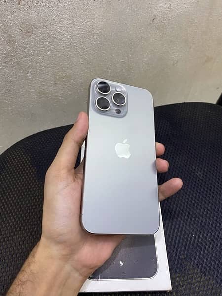 iPHONE 15 PRO MAX 256GB HK WITH BOX 4