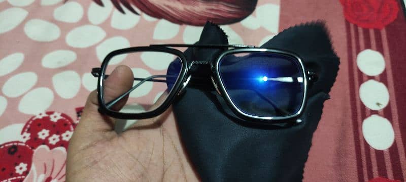 tony stark glasses 3