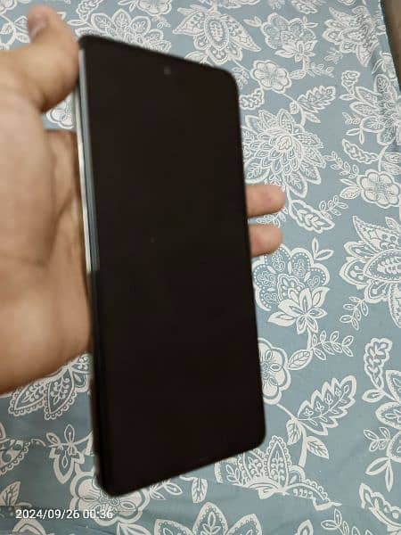 lnfinix HOT 40 pro 5 g 4