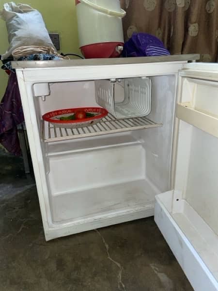 west point single door fridge 1