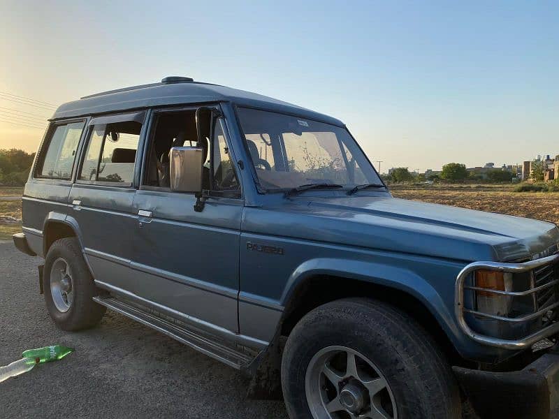 Mitsubishi Pajero 1989 1