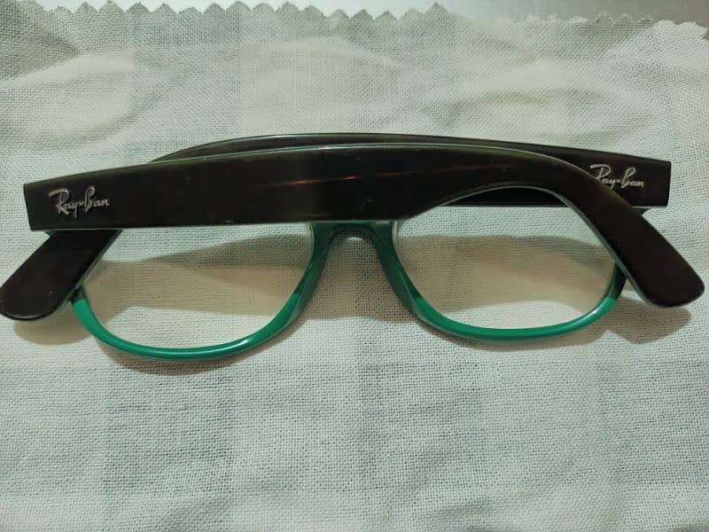 Ray Ben black and green glasses 1