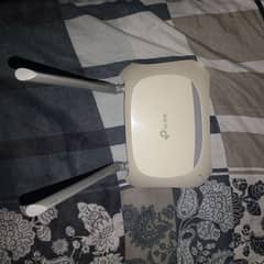 TP  Link router with charger