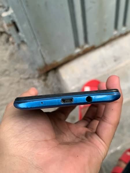 infinix Hot 10 play 4/64 1