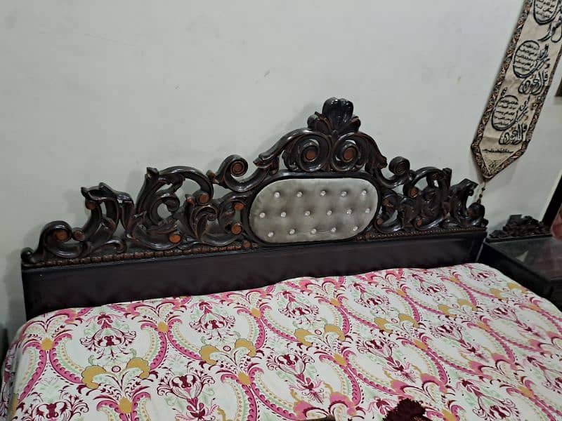 just like a new bed set with cornor tables 5