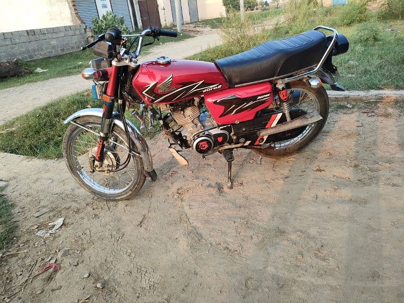 Honda 125 red 2