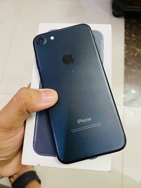 iPhone 7 32gb pta approved complete box 0