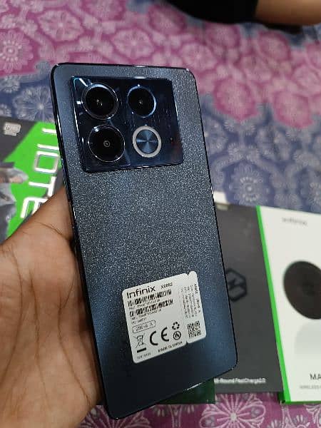 infinix note 40 8+8/ 256 5g special gaming edition with magpad 1