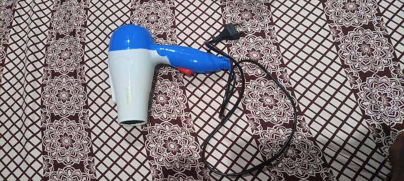 new Nova 1000W Foldable hair dryer 3