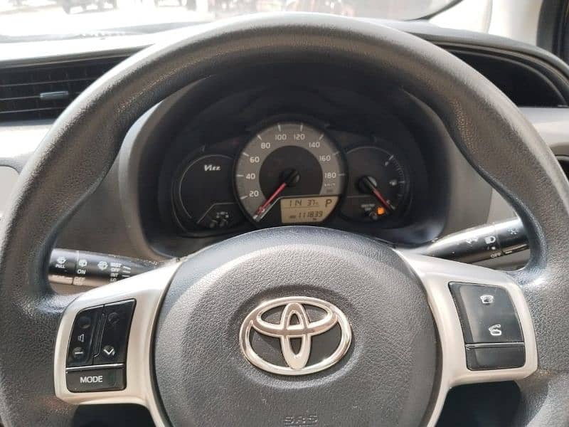 Toyota Vitz 2014 9