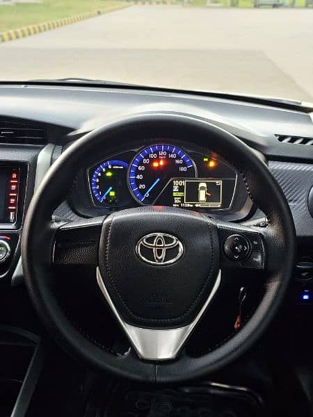 Toyota Corolla Fielder Hybrid 2014/17 15