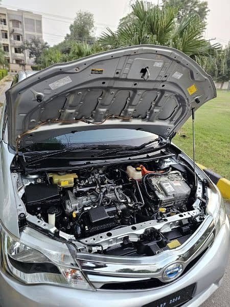 Toyota Corolla Fielder Hybrid 2014/17 19