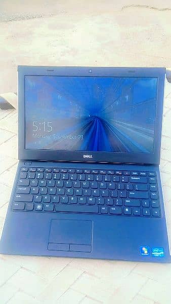 Dell Latitude 3330 Core I5 8th generation 4 Ram 256 memory 1