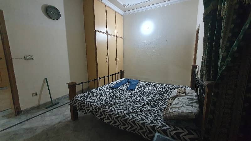 Bachelors Option 6 Marla 2. bed Lower Portion Garage Available For Rent Johar Town B2 5