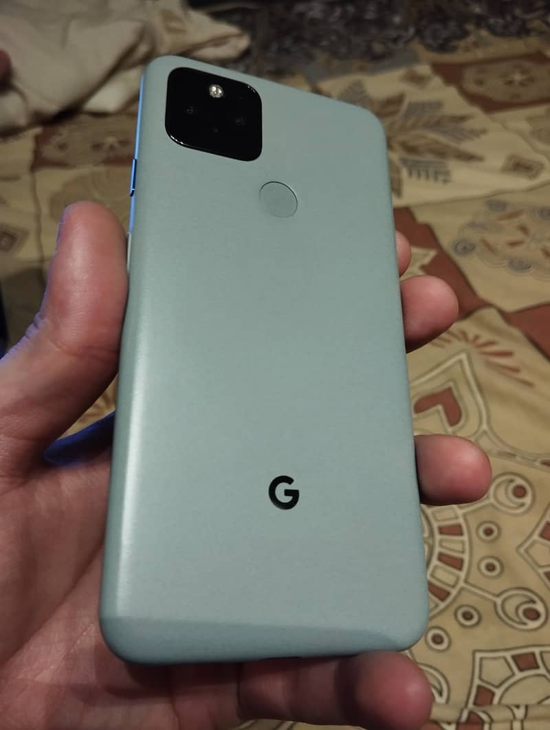 Google Pixel 5 128gb 8gb 100/100 with free wireless charger 4