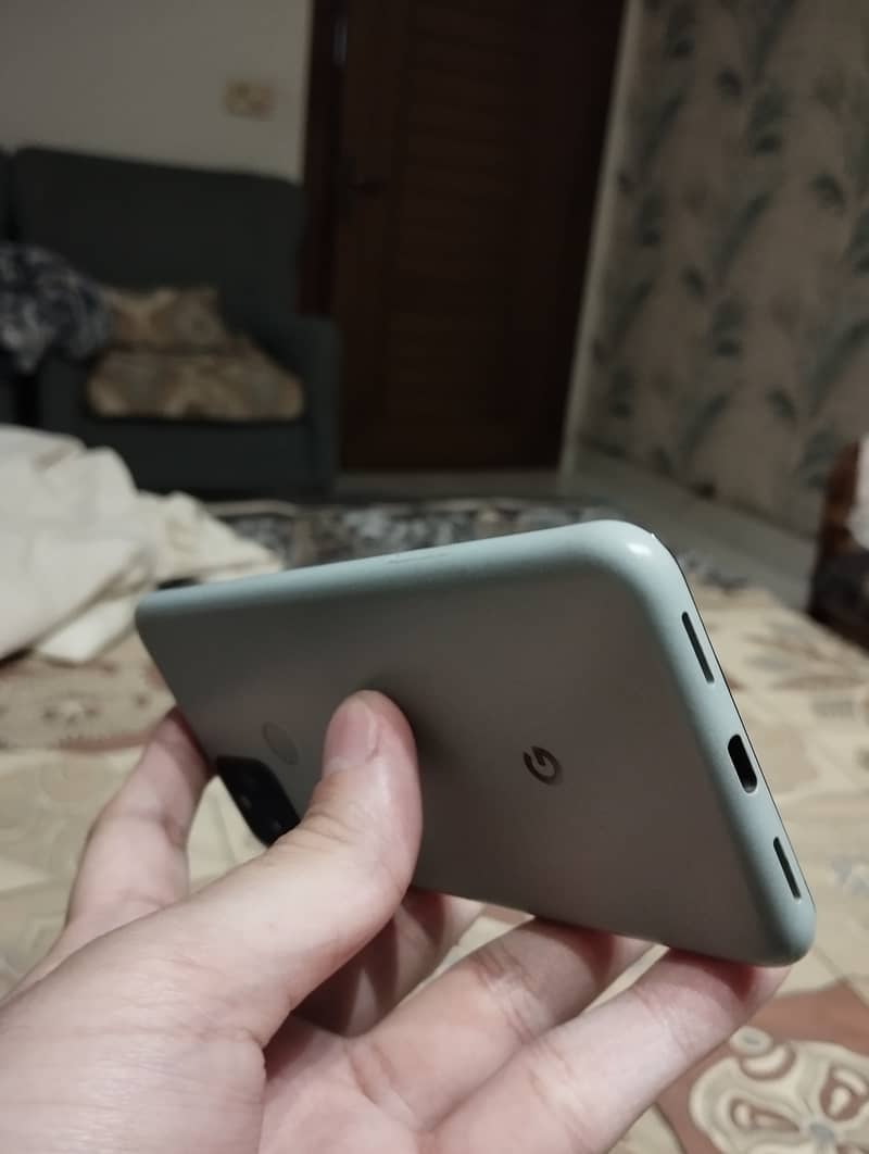 Google Pixel 5 128gb 8gb 100/100 with free wireless charger 8