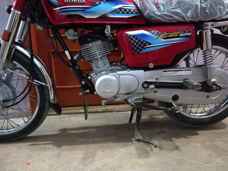 HONDA 125 2024 model 5 munth ki hai 3