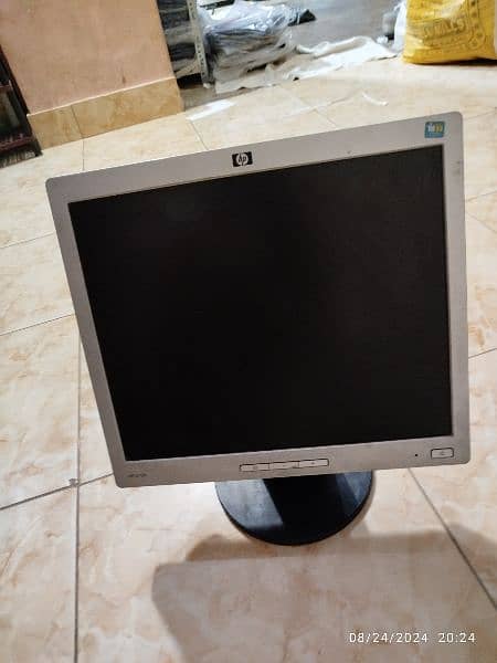 HP moniter LCD 17 inches no repair no falt prize FNF 0