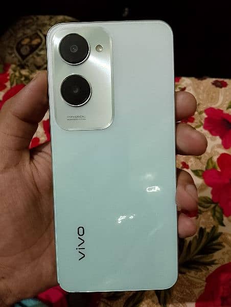 Vivo y18 (only 3.5 month use) 2