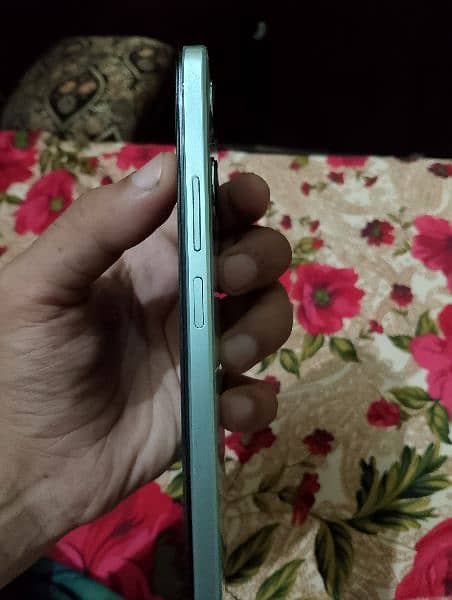 Vivo y18 (only 3.5 month use) 3