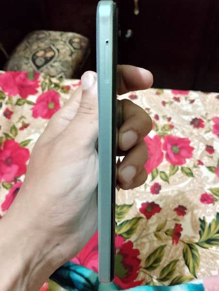 Vivo y18 (only 3.5 month use) 4