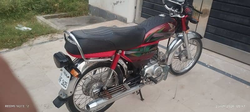 Honda CD70 3