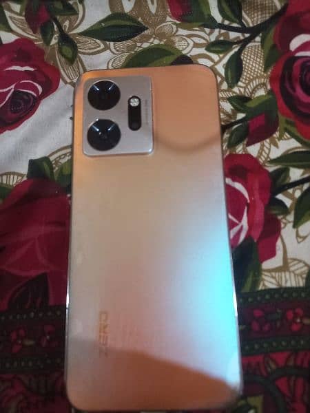 infinix zero 20 daba charge sath ha 8+8/256 45watt charge ha 6