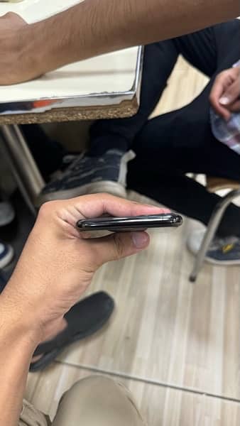 iPhone 11 Pro Max (factory unlocked) 5