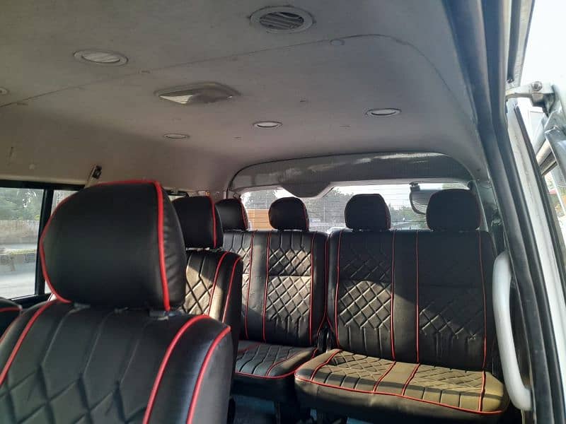 Toyota Hiace 2011   13 registr hai 3