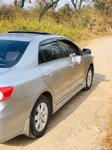 Toyota Corolla Altis sr2013 4